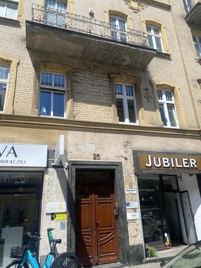 شقة كاتوفيتسه  في Przytulna Kawalerka Z Balkonem 10Min Pieszo Od Dworca/Galerii المظهر الخارجي الصورة